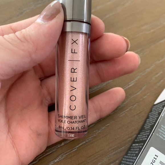 COVER FX Other - Cover FX Shimmer Veil in Magic